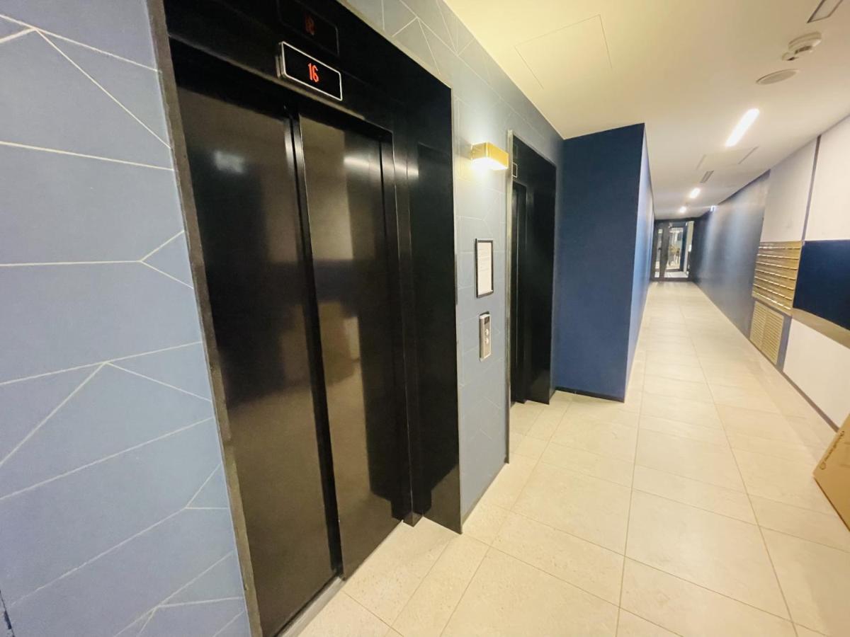 Apartament Arena Gdyniaアパートメント エクステリア 写真